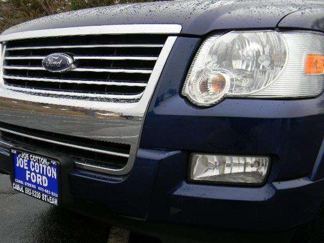 2007 Ford Explorer XLT 4dr SUV 4WD V8